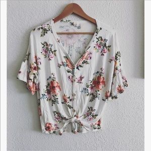 7th Bay knot hem floral top sz: S
